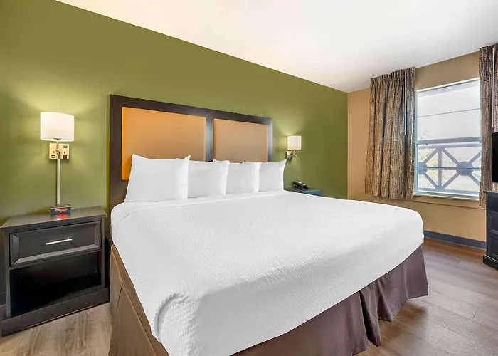 Extended America - - Polaris Hotel 2*